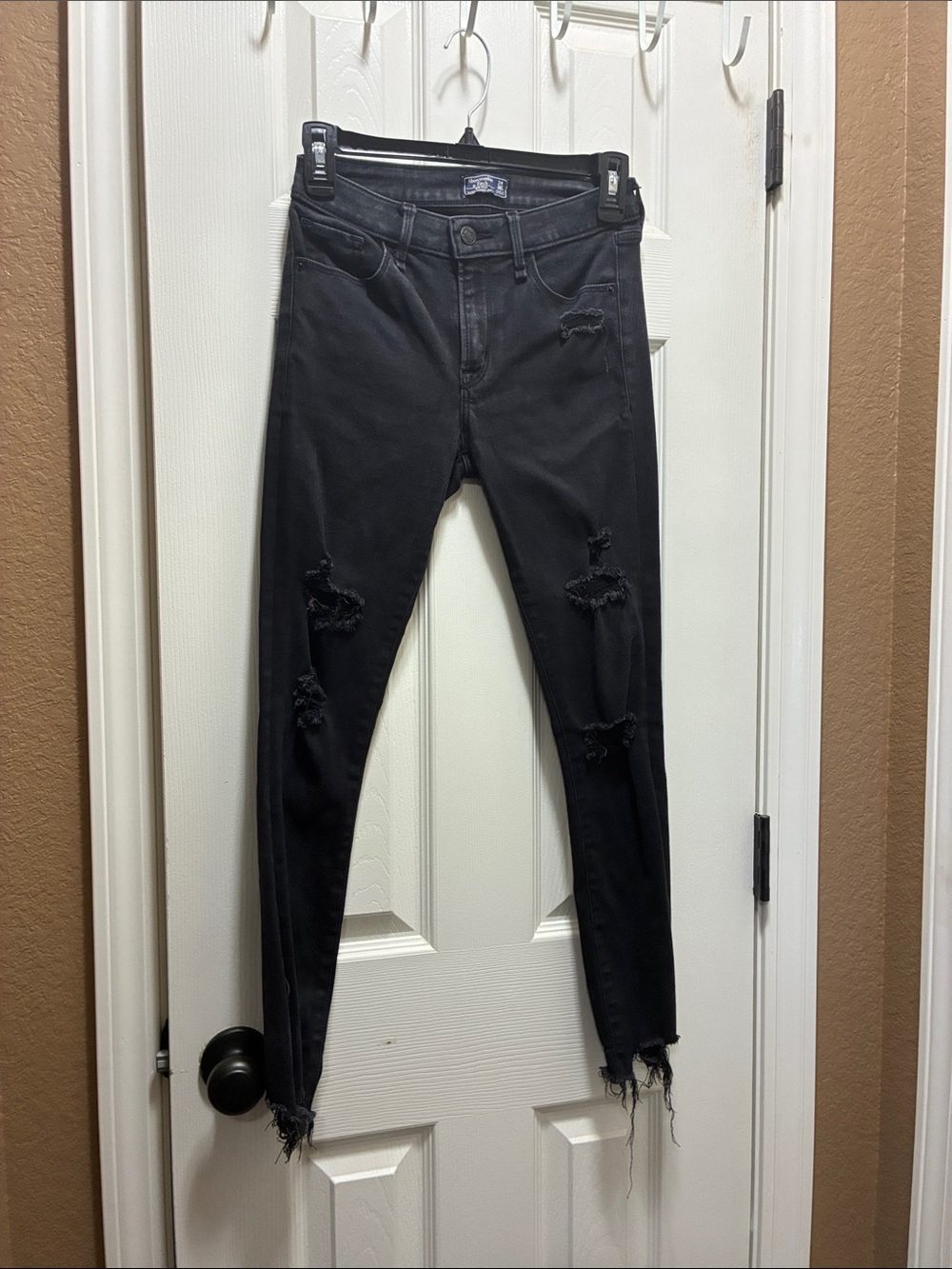 Abercrombie Black Distressed Women's Jeans
